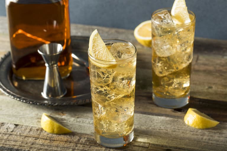 Whiskey Highball mit Ginger Ale als Symbolbild für Was ist ein Highball