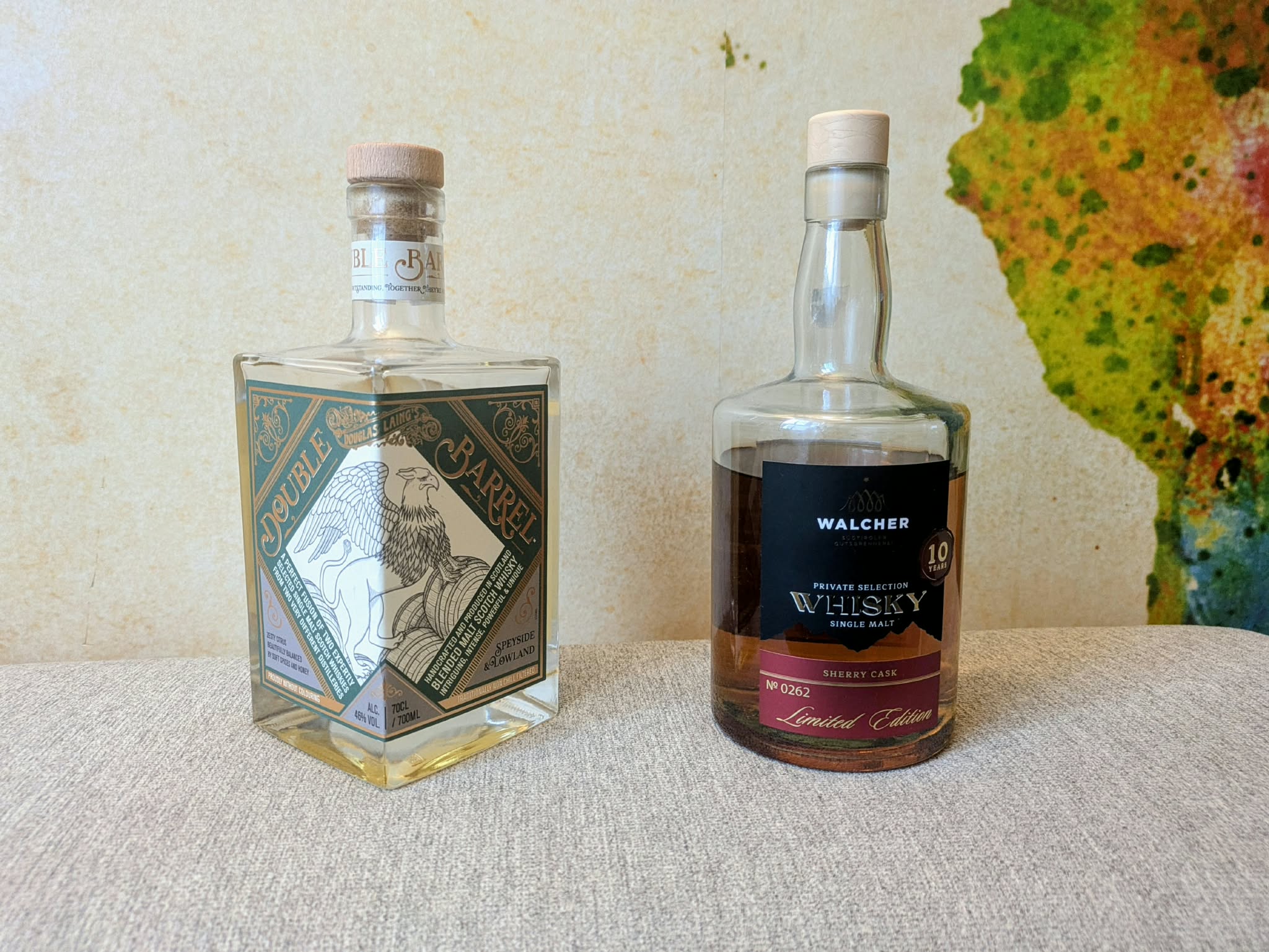 Walcher Private Selection Sherry Cask Whisky und Douglas Laing Double Barrel Speyside Lowland stehen nebeneinander.